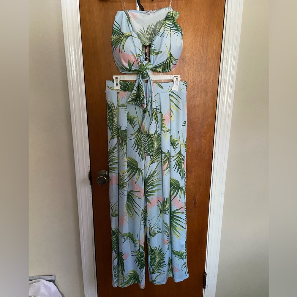 Brand New 2 Piece Set